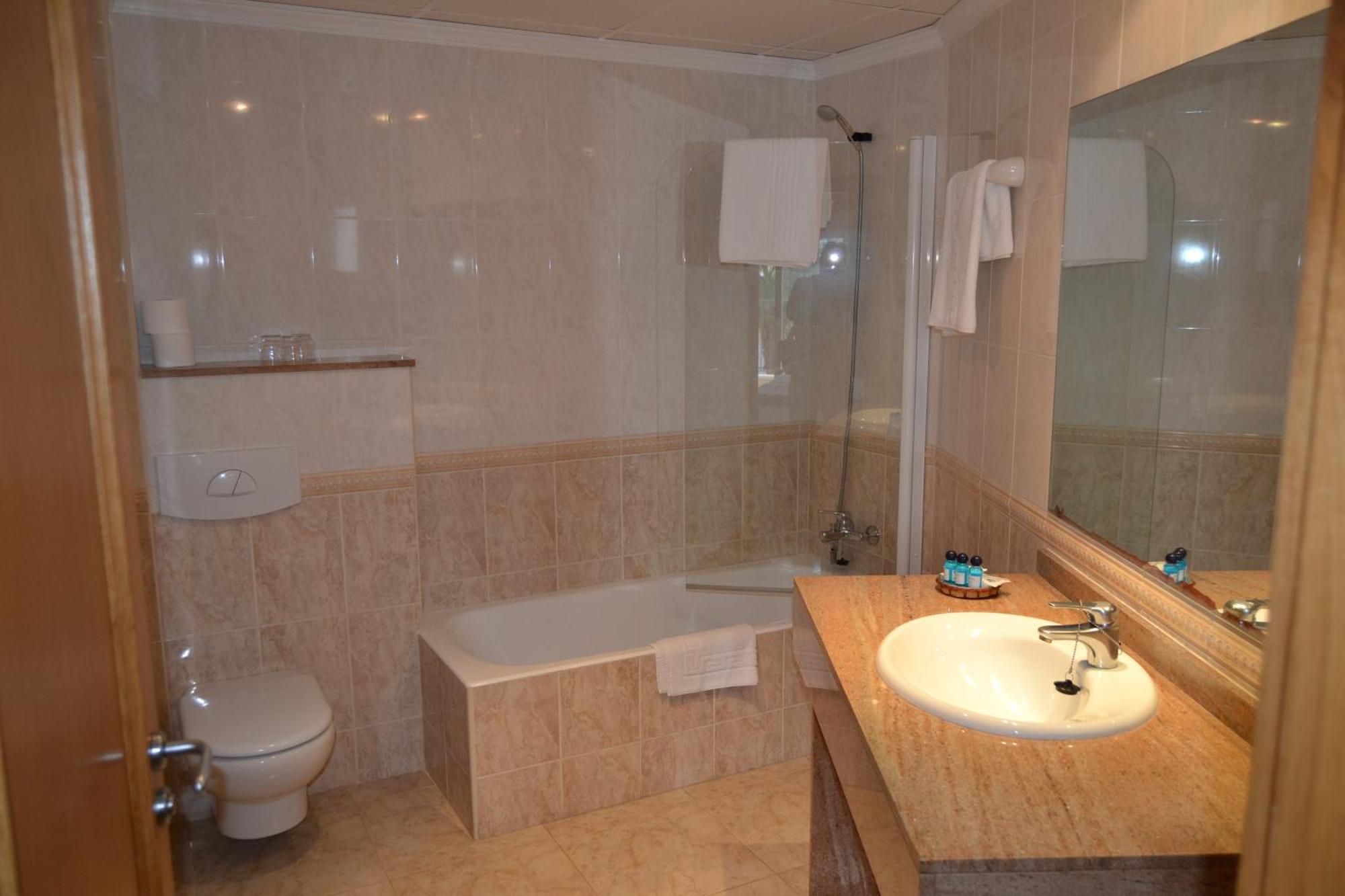 Cala D´Or Hostal Leo D'Or מראה חיצוני תמונה